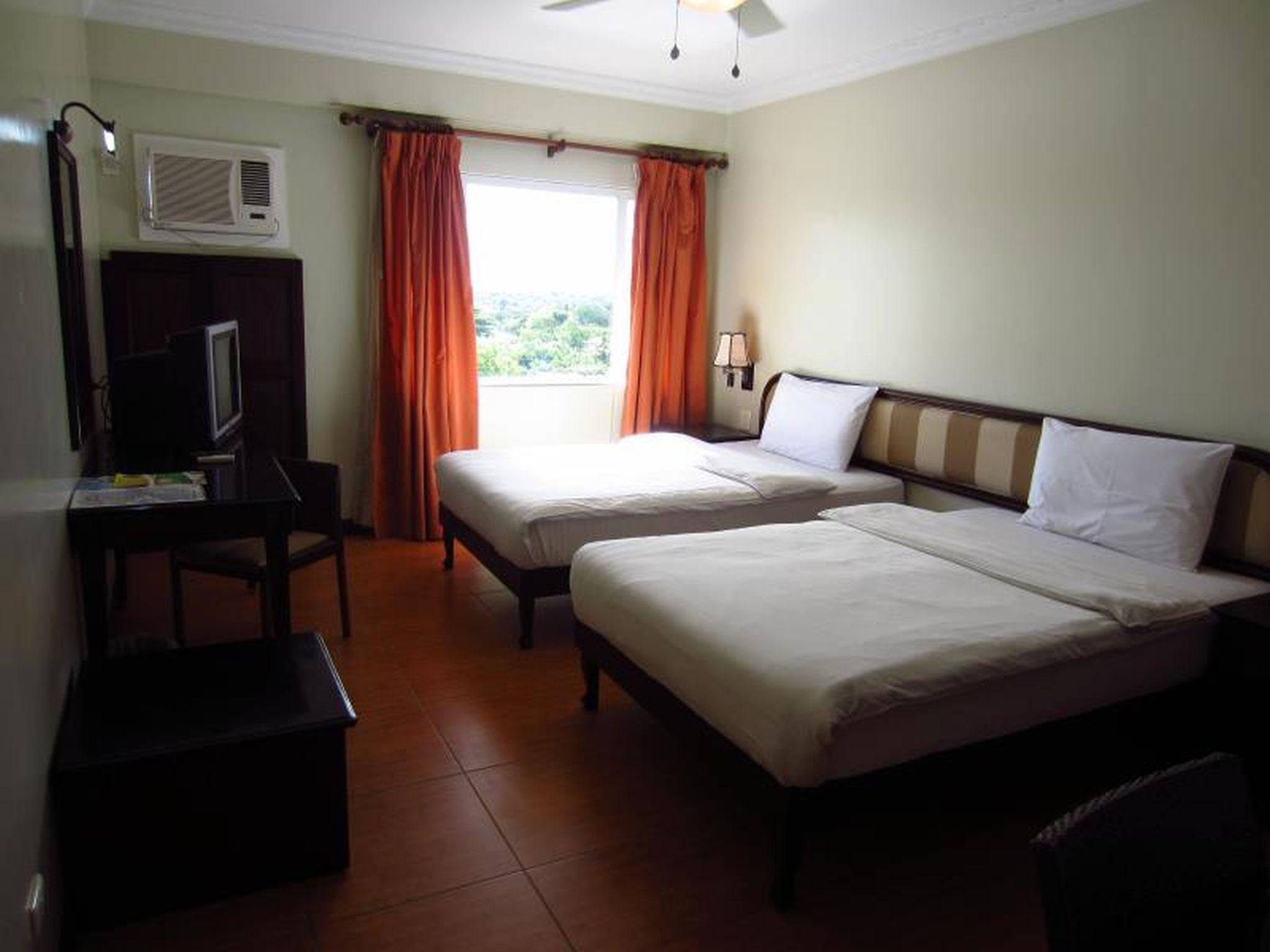 Egi Resort & Hotel Lapu-Lapu City Exterior photo