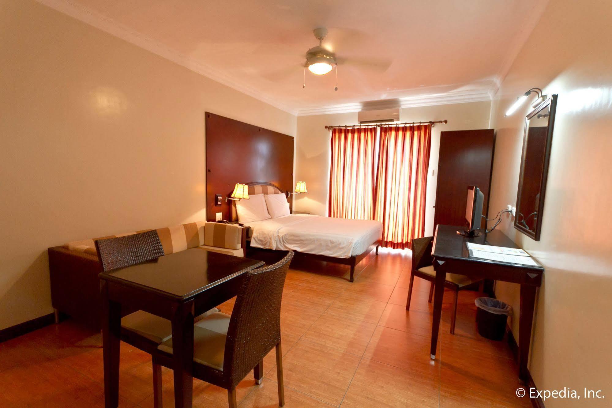Egi Resort & Hotel Lapu-Lapu City Exterior photo