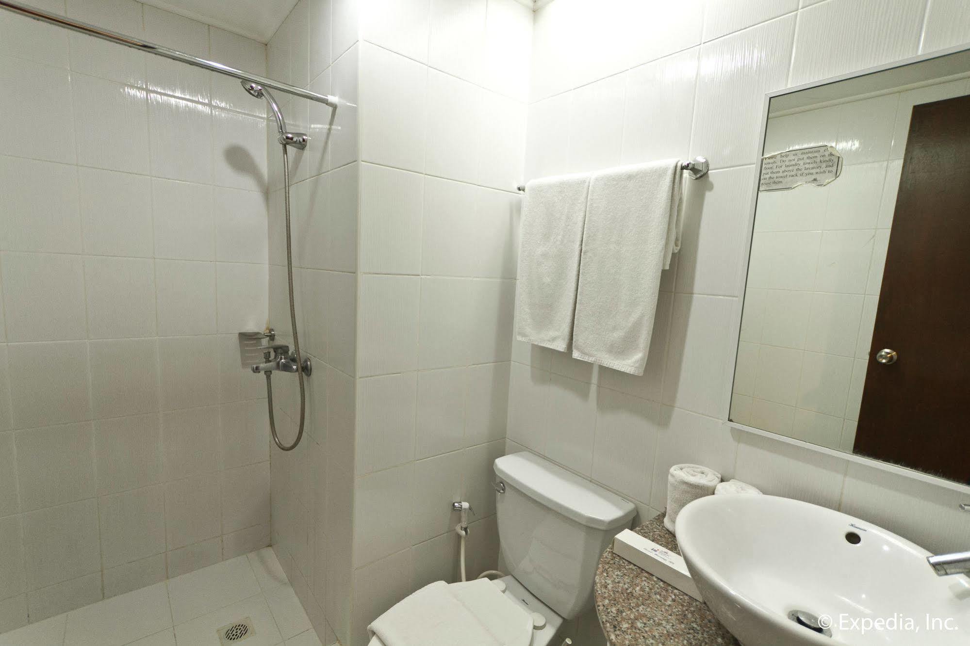Egi Resort & Hotel Lapu-Lapu City Exterior photo