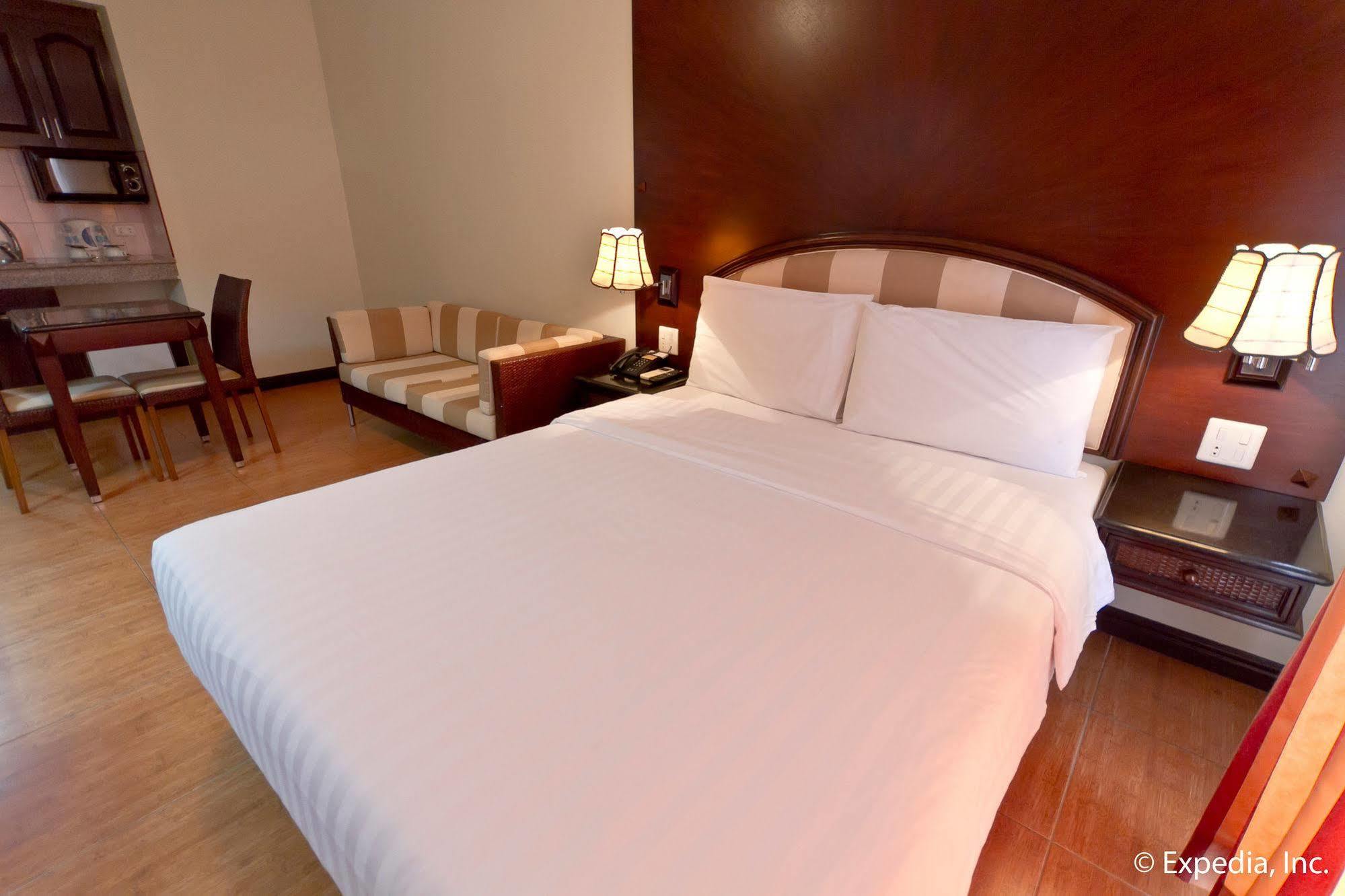 Egi Resort & Hotel Lapu-Lapu City Exterior photo