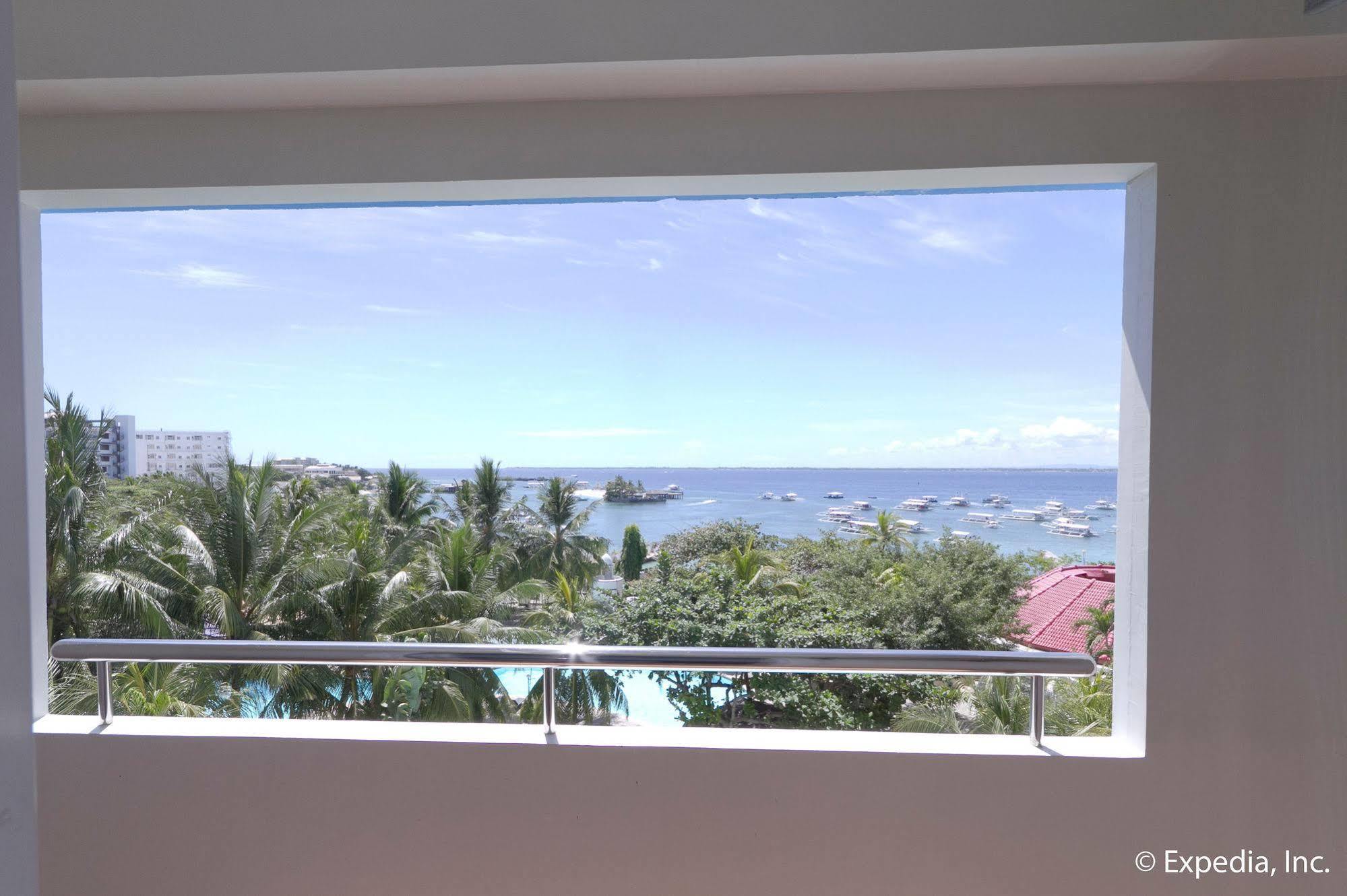 Egi Resort & Hotel Lapu-Lapu City Exterior photo