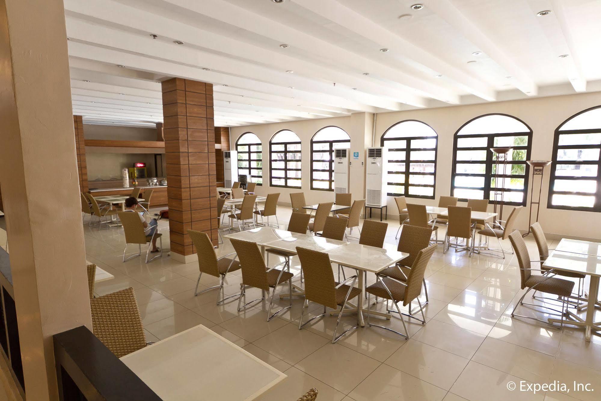 Egi Resort & Hotel Lapu-Lapu City Exterior photo